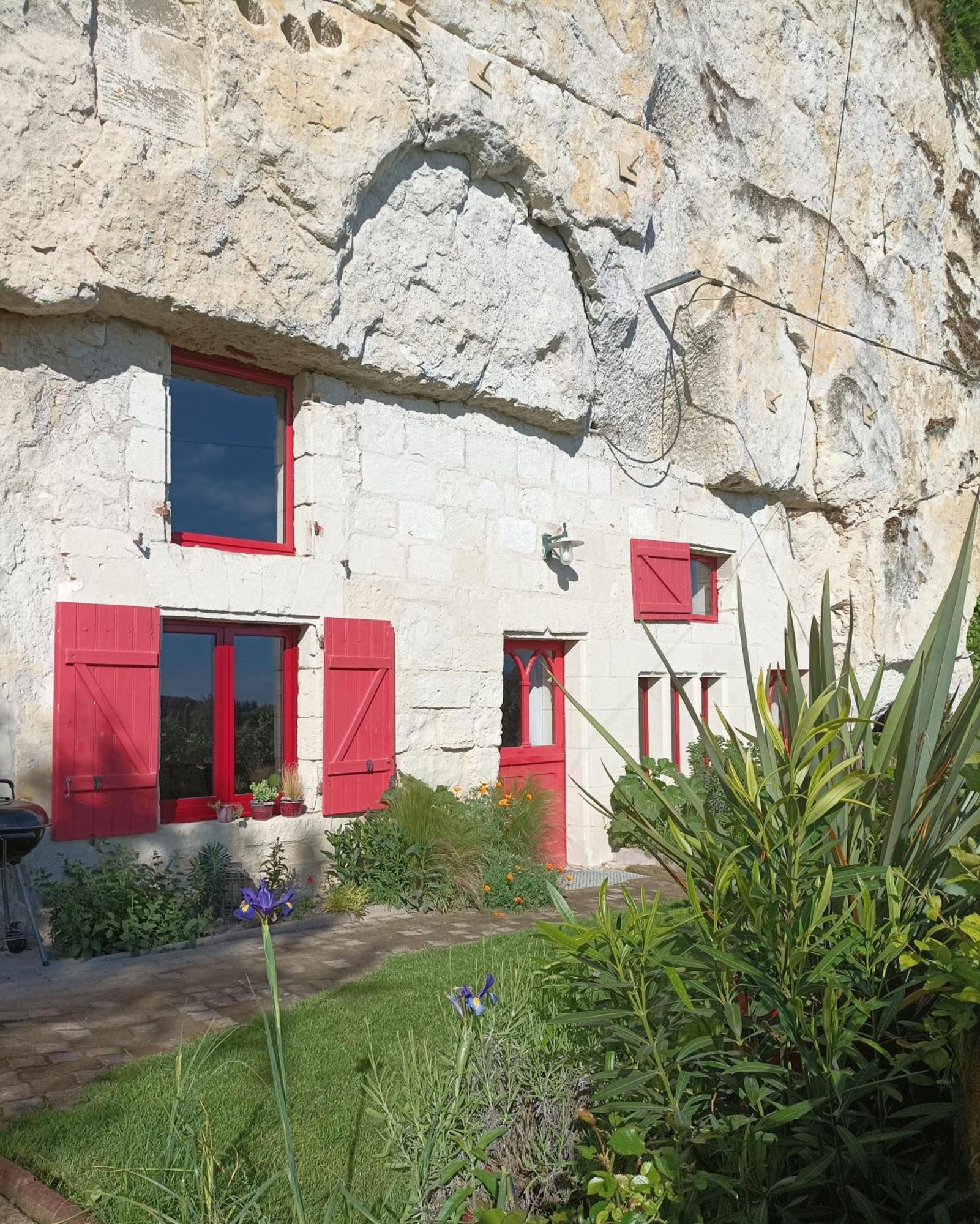 Gite Des Perreyeurs - Maison Troglodyte Avec Vue Sur Loire Montsoreau Kültér fotó